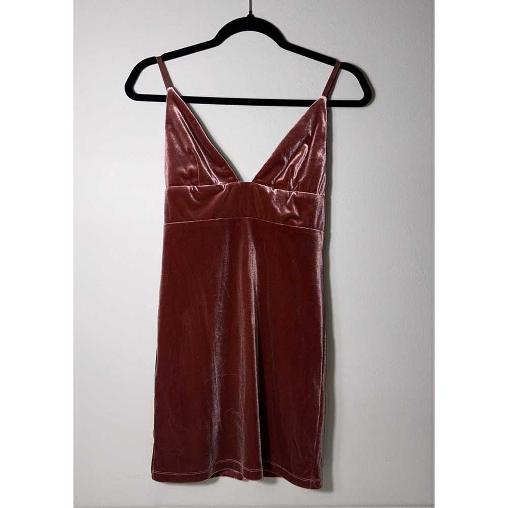 Forever 21 Pink Velvet Mini Dress Size Small Adjustable Spaghetti Strap V Neck